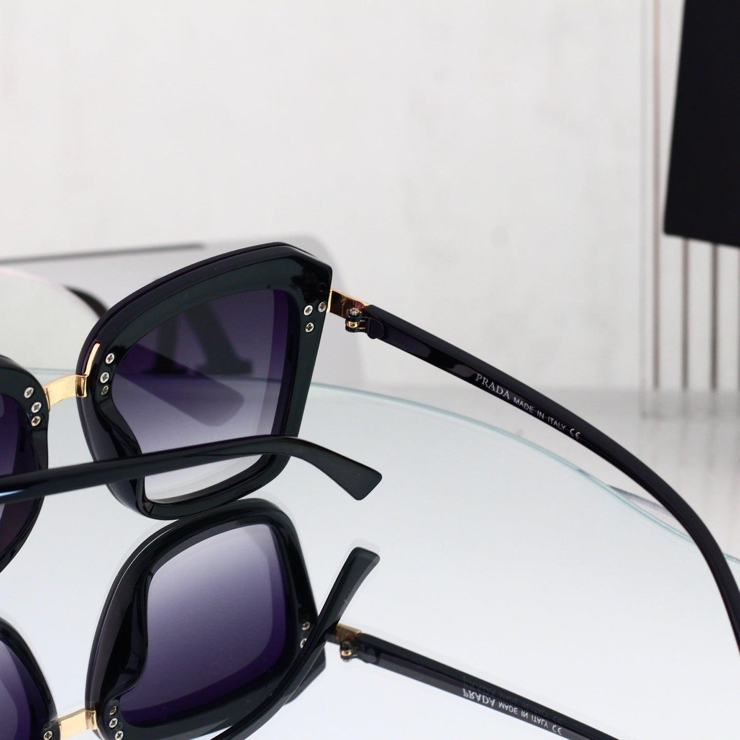 Elegance Victoria Sunglasses 0353