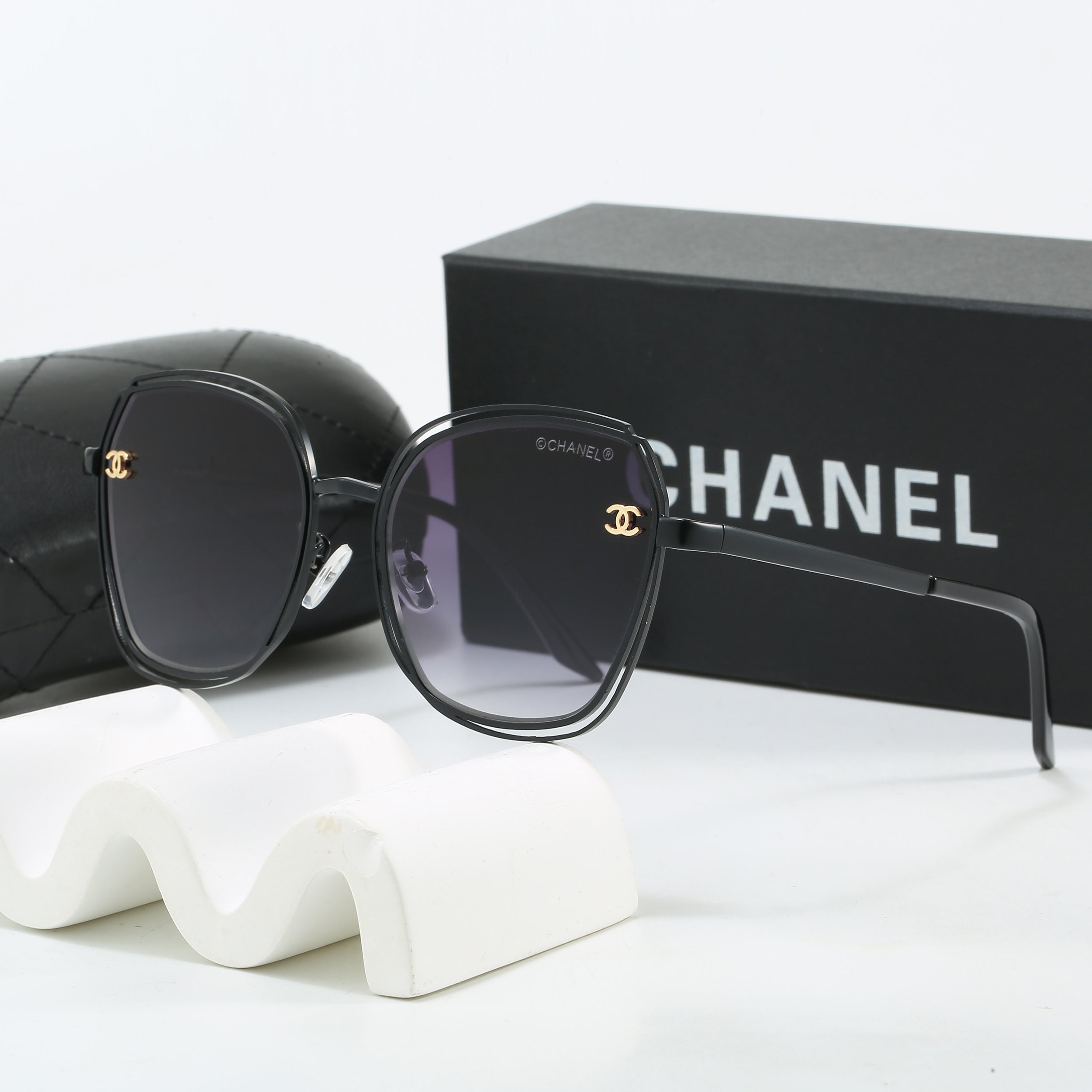 Aura Bella Sunglasses