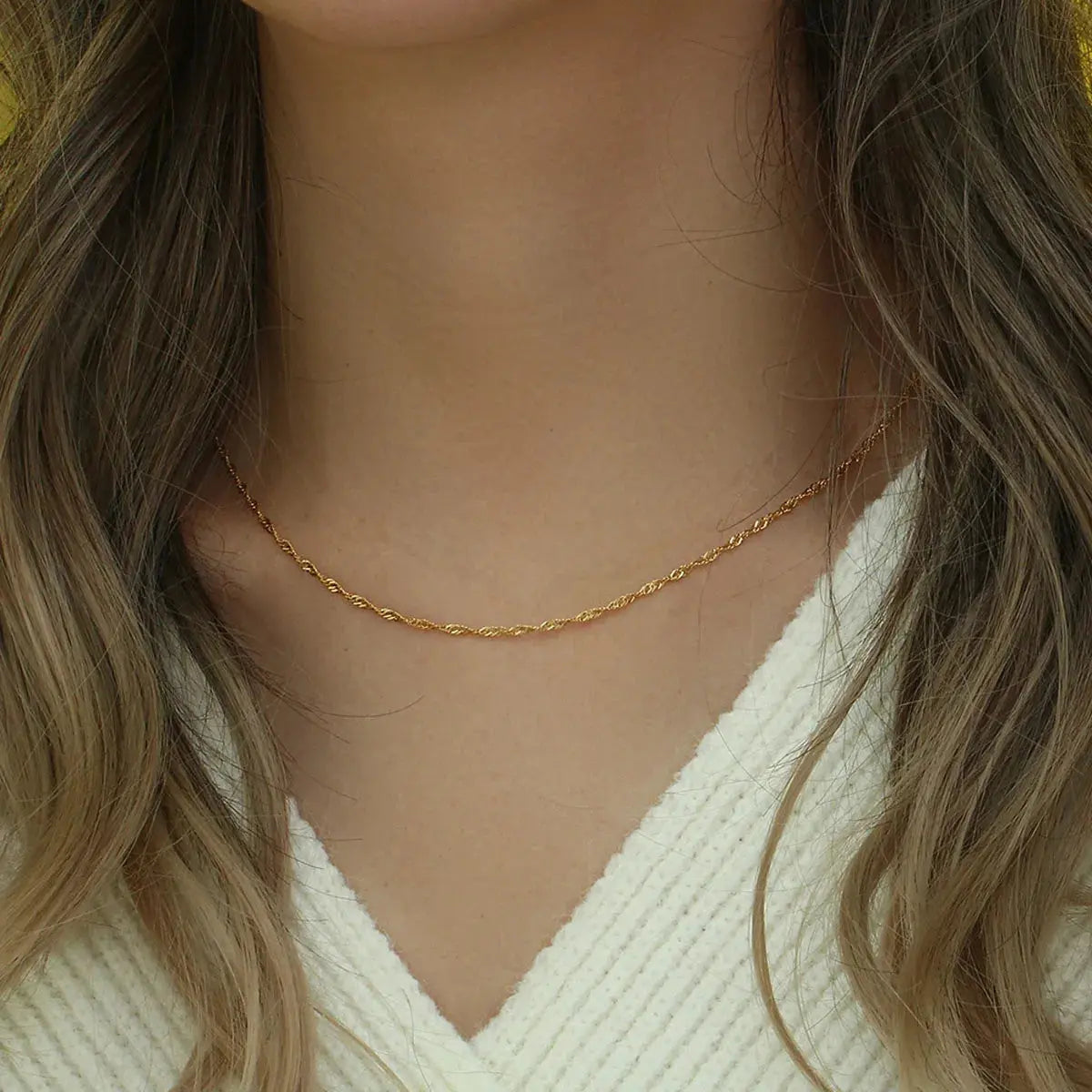 Luna Twist Necklace