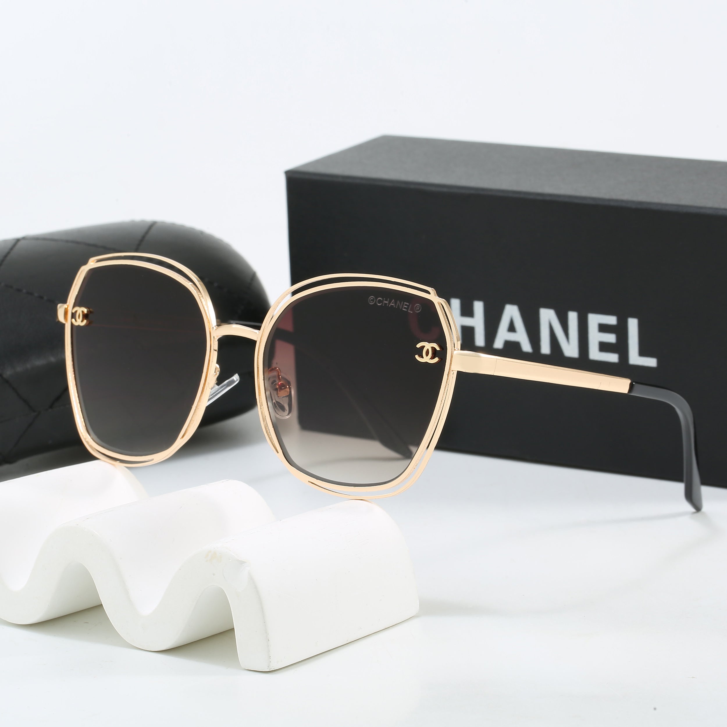 Aura Bella Sunglasses